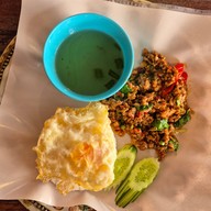 กระเพราะถาด ข้าวมันไก่ ก๋วยเตี๋ยวไก่มะระบุฟเฟต์ By เฮียเฐียร