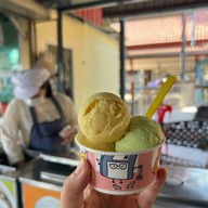 เมนูของร้าน น้องนิว ไอศครีม รสพระทำ