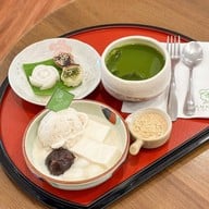 Hannari Cafe De Kyoto ทองหล่อ