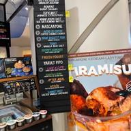 Guss Damn Good สีลมคอมเพล็กซ์ (Silom Complex)