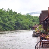 Sai Yok View raft Resort
