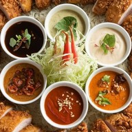 TUA' GIN KAI (ตัวกินไก่) นวลจันทร์