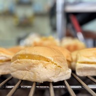 อ้วนปังปิ้งนมสด | OUAN เพชรบุรี ซ.10 (ซอยกิ่งเพชร)