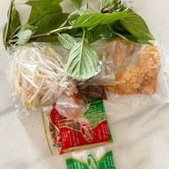 ป้าวิไล ก๋วยเตี๋ยวหมูต้มยำโบราณ หมูน้ำตก