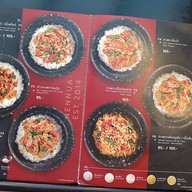 เมนู เน้นเนื้อ ข้าวกะเพรา ก๋วยเตี๋ยว by เชฟบัส Topchef สยามสแควร์วัน