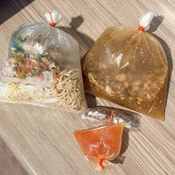 สุดที่รส ก๋วยเตี๋ยวเรือ ก๋วยเตี๋ยวหมูต้มยำ ข้าวไก่ย่าง สุดที่รส@สุทธิสารวินิจฉัย