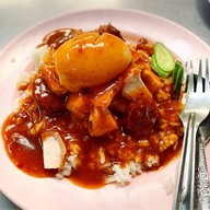 ข้าวหมูแดงนายโอวนครสนุก สี่แยกวรจักร ไม่มีสาขา