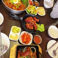 ROCK AND ROLL FOOD สุขุมวิท 71