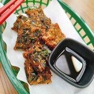 เมนูของร้าน เน้นเนื้อ ข้าวกะเพรา ก๋วยเตี๋ยว by เชฟบัส Topchef สยามสแควร์วัน