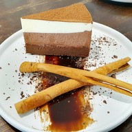 CHOM Cafe & Restaurant