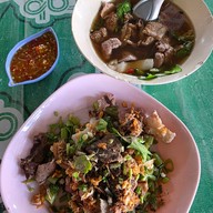 เมนูของร้าน เจ๊ติ๋ม เนื้อต้มบ้านสิงห์