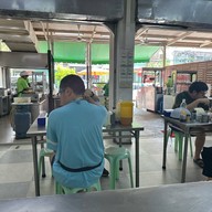ราดหน้ายอดผัก อภิโภชน์ สูตรต้นตำรับ ซอยรามอินทรา14(ซอยมัยลาภ)