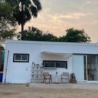 Tumlay Cafe & Bar