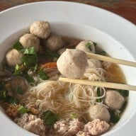 ก๋วยเตี๋ยวป้าปาด ลพบุรี
