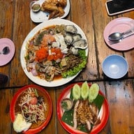 เมนูของร้าน เจ๊แพร โคตร-ละ-ยำ