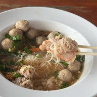 ก๋วยเตี๋ยวป้าปาด ลพบุรี