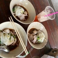 ก๋วยเตี๋ยวเรือคลองสระบัว