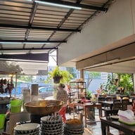 บรรยากาศ ระตะมา ก๋วยเตี๋ยวเป็ดพะโล้ ซุปเปอร์ขาไก่สูตรต้นตำรับ หัวหิน