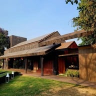 บรรยากาศ Pirom Cafe