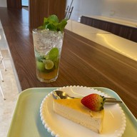 Tumlay Cafe & Bar