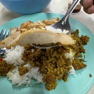เมนูของร้าน ข้าวราดแกงแม่มาลัย