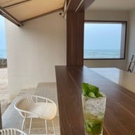 Tumlay Cafe & Bar