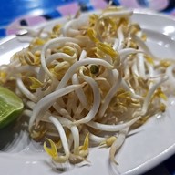 พลน้อย ผัดไทย&หอยทอดหน้าเทคโน ถนน30กันยา