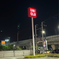 Uniqlo Roadside Ramkhamhaeng