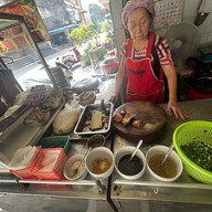 เจ๊กี่ ข้าวหน้าหมูย่าง เตี๋ยวหมูย่าง