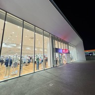 Uniqlo Roadside Ramkhamhaeng