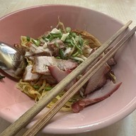 เมนูของร้าน เจ๊กี่ ข้าวหน้าหมูย่าง เตี๋ยวหมูย่าง