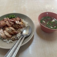 เมนูของร้าน เจ๊กี่ ข้าวหน้าหมูย่าง เตี๋ยวหมูย่าง