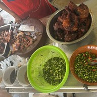 เจ๊กี่ ข้าวหน้าหมูย่าง เตี๋ยวหมูย่าง