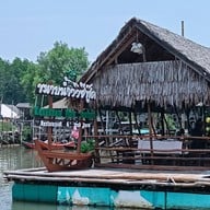 กระชังขนาบน้ำวิวซีฟู้ด