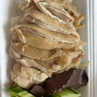 ข้าวมันไก่นายน้อย ซอยลือชา