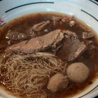 ก๋วยเตี๋ยวเนื้อตุ๋นนายหมี ลาซาล (Original) บางนา