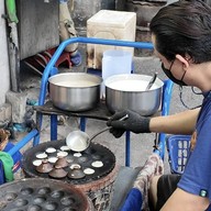 ขนมครกบ้านหม้อ (ป้าน้อย)