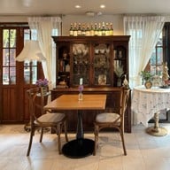 Petit Jardin Café et Bistro