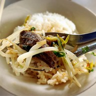 เล็กหมูตุ๋น (ประตูพลล้าน)