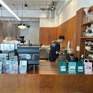 Grow Coffee Roastery ศาลาธรรมสพน์