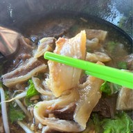 เกาเหลาเนื้อกิ่งเพชร