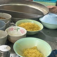 ยอดบะหมี่เกี๊ยว(ซอยจรัญสนิทวงศ์79)
