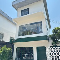 Grow Coffee Roastery ศาลาธรรมสพน์