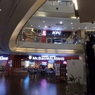 บรรยากาศ Chamchuri Square
