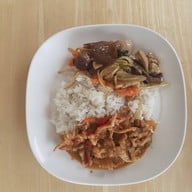 เมนูของร้าน ข้าวแกงคุณแม่ ปตท.สิรินธร 1