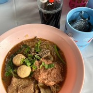 โกชารสเด็ด เนื้อตุ๋นไก่ตุ๋น