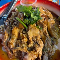 ขาหมูสูตรนางรอง ตลาดโต้รุ่งรื่นรมย์