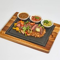 Tops Eatery เซ็นทรัล ปิ่นเกล้า