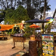 อีสานริมหาด เขาหลัก