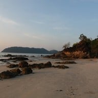 บรรยากาศ หินทะลุ อ่าวเขาควาย